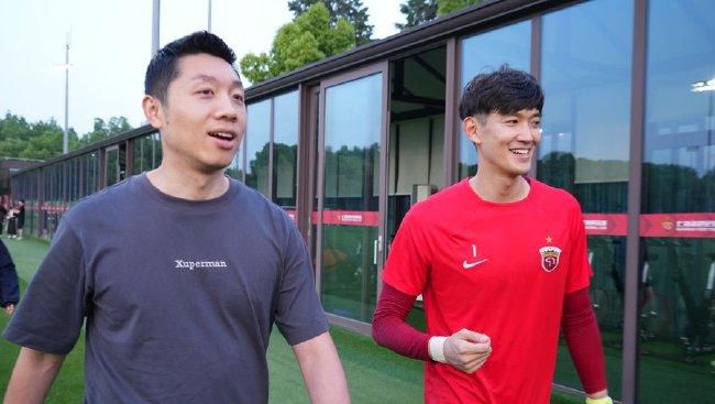 到时候你们白金汉宫的房价，可以直接在原价的基础上翻一百倍。